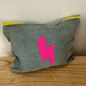 NWT cosmetic pouch 7x5